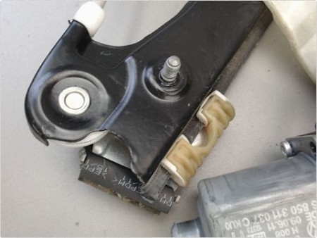 MECANISME LEVE-GLACE AVANT DROIT VOLKSWAGEN POLO