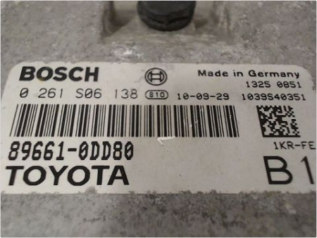 CALCULATEUR MOTEUR TOYOTA YARIS