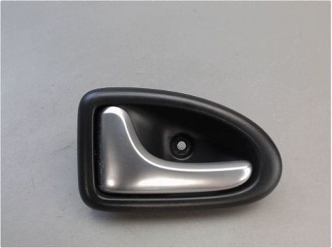 POIGNEE INTERIEURE PORTE AVANT GAUCHE RENAULT CLIO