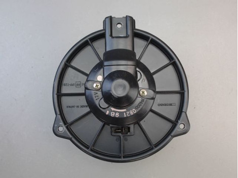 MOTEUR VENTILATEUR CHAUFFAGE TOYOTA YARIS