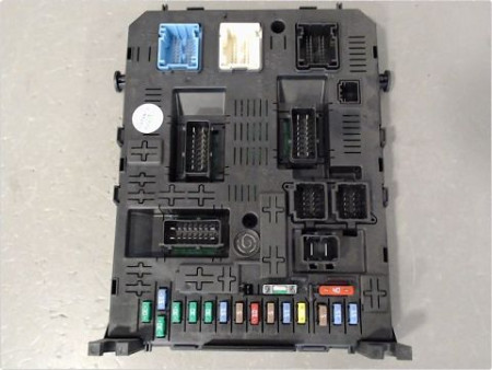 BOITIER GESTION HABITACLE PEUGEOT 5008