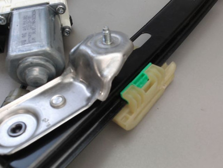 MECANISME LEVE-GLACE AVANT DROIT VOLKSWAGEN PASSAT