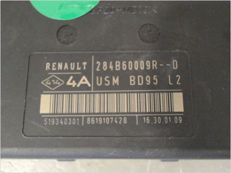 BOITE A FUSIBLES RENAULT MEGANE