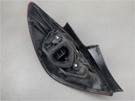 FEU ARRIERE DROIT OPEL CORSA