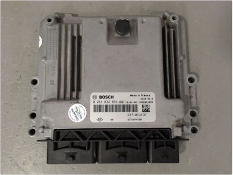 CALCULATEUR MOTEUR RENAULT CLIO