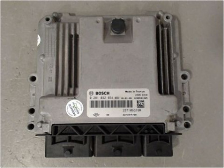 CALCULATEUR MOTEUR RENAULT CLIO