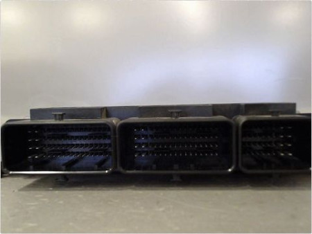 CALCULATEUR MOTEUR RENAULT CLIO