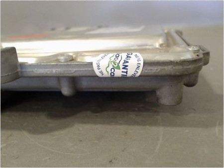 CALCULATEUR MOTEUR RENAULT CLIO
