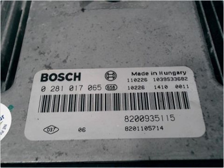 CALCULATEUR MOTEUR RENAULT TRAFIC