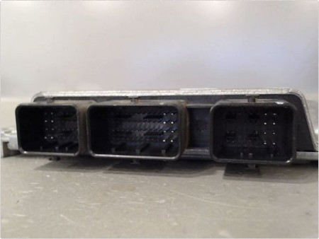 CALCULATEUR MOTEUR DACIA SANDERO