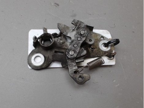 SERRURE CAPOT PEUGEOT 106