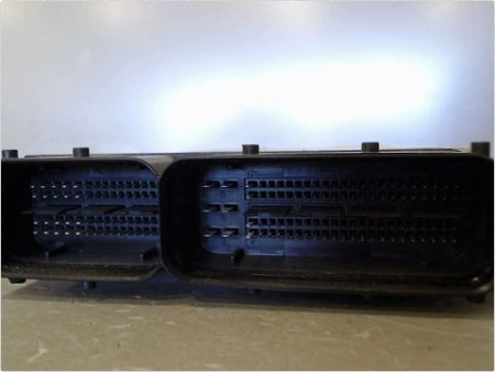 CALCULATEUR MOTEUR VOLKSWAGEN TOURAN