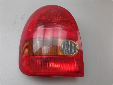 FEU ARRIERE GAUCHE  OPEL CORSA