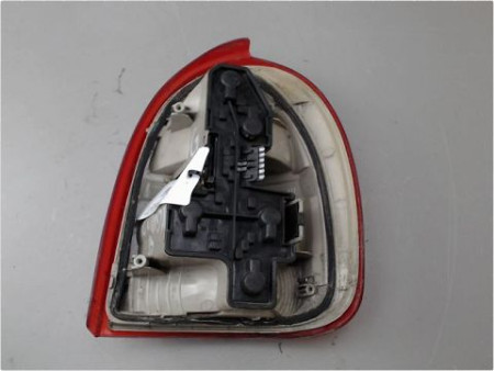 FEU ARRIERE GAUCHE  OPEL CORSA