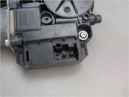 MECANISME LEVE-GLACE AVANT DROIT VOLKSWAGEN POLO