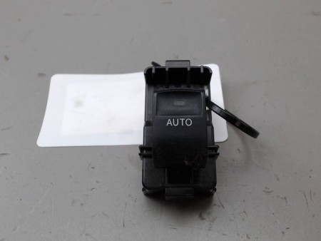 COMMANDE LEVE-GLACE PORTE AVD TOYOTA AURIS
