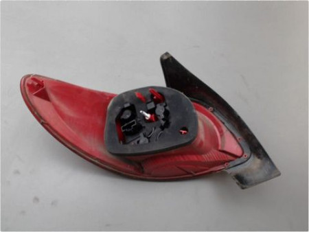 FEU ARRIERE DROIT PEUGEOT 206