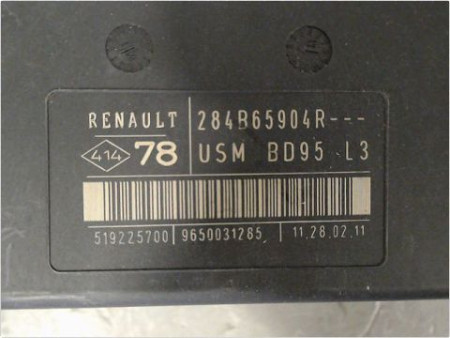 BOITE A FUSIBLES RENAULT MEGANE