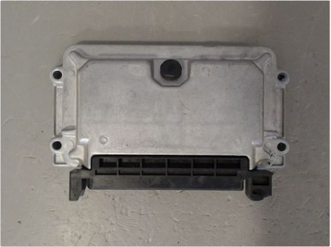 CALCULATEUR MOTEUR CITROEN XSARA