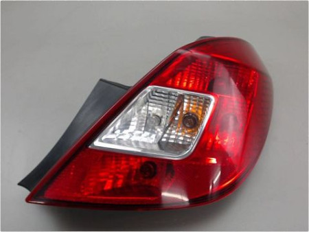 FEU ARRIERE DROIT OPEL CORSA
