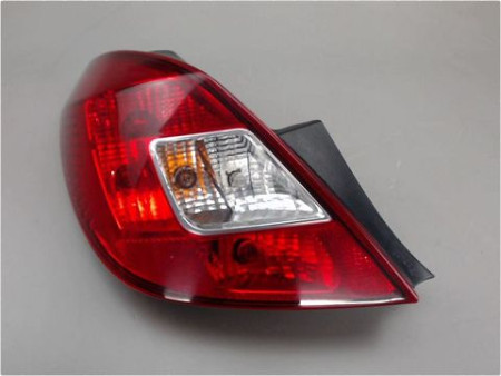 FEU ARRIERE GAUCHE  OPEL CORSA