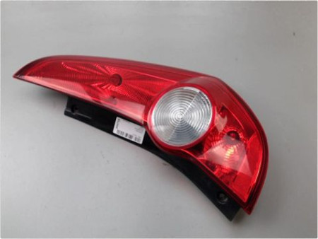 FEU ARRIERE DROIT OPEL AGILA