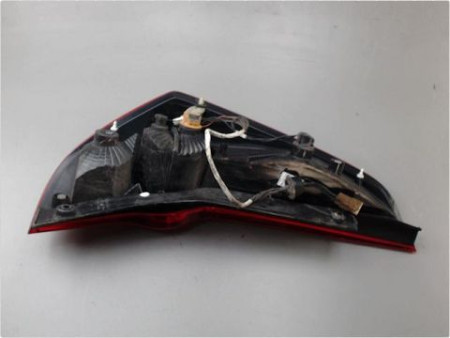 FEU ARRIERE DROIT OPEL AGILA