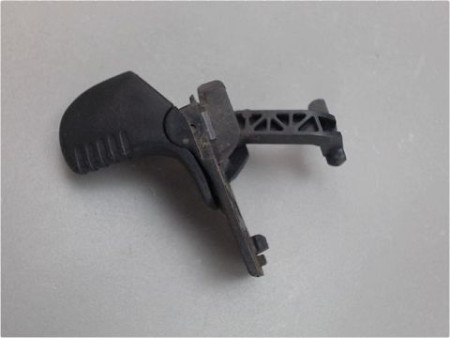 POIGNEE EXTERIEURE PORTE AVANT DROIT RENAULT TWINGO