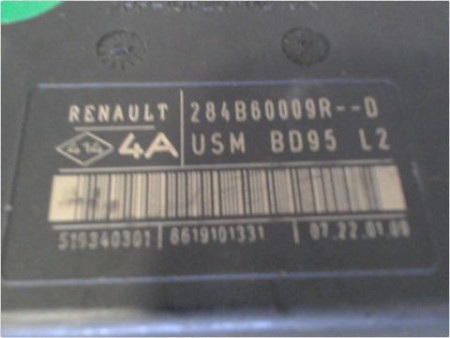 BOITE A FUSIBLES RENAULT MEGANE