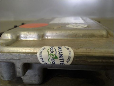 CALCULATEUR MOTEUR TOYOTA YARIS