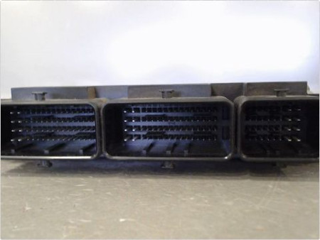 CALCULATEUR MOTEUR RENAULT CLIO