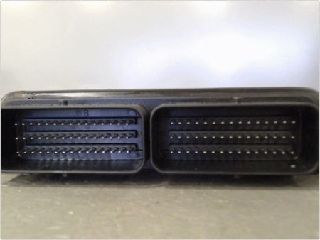 CALCULATEUR MOTEUR RENAULT CLIO