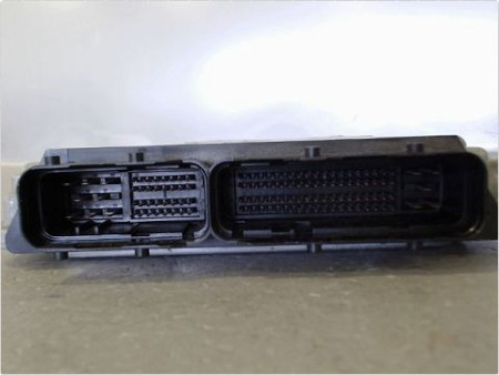 CALCULATEUR MOTEUR TOYOTA YARIS