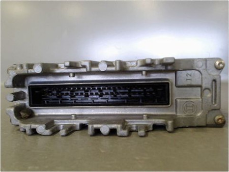 CALCULATEUR MOTEUR VOLKSWAGEN POLO