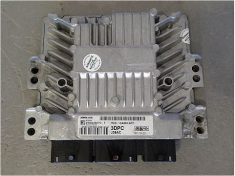 CALCULATEUR MOTEUR FORD FOCUS