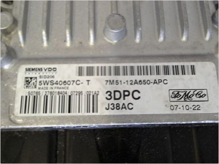 CALCULATEUR MOTEUR FORD FOCUS