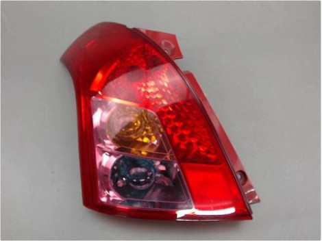 FEU ARRIERE GAUCHE  SUZUKI SWIFT