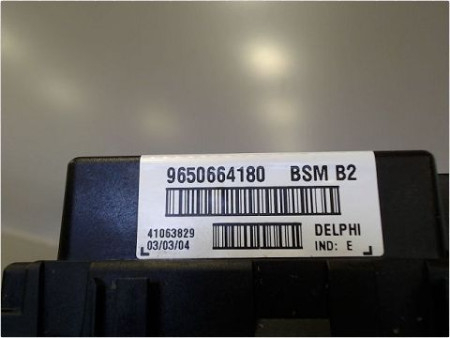 BOITE A FUSIBLES PEUGEOT 307