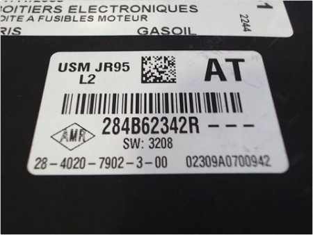 BOITE A FUSIBLES RENAULT MEGANE