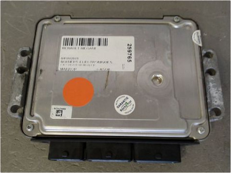 CALCULATEUR MOTEUR RENAULT MEGANE
