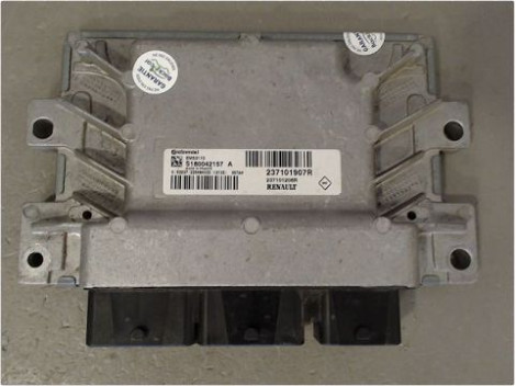 CALCULATEUR MOTEUR RENAULT CLIO