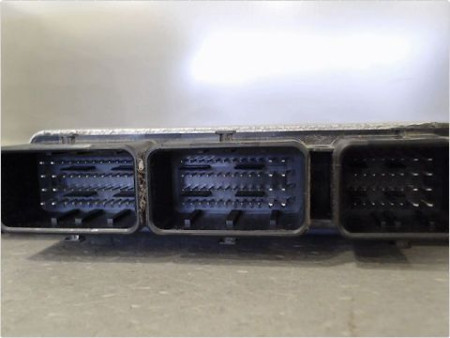 CALCULATEUR MOTEUR RENAULT CLIO