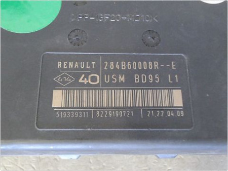 BOITE A FUSIBLES RENAULT MEGANE