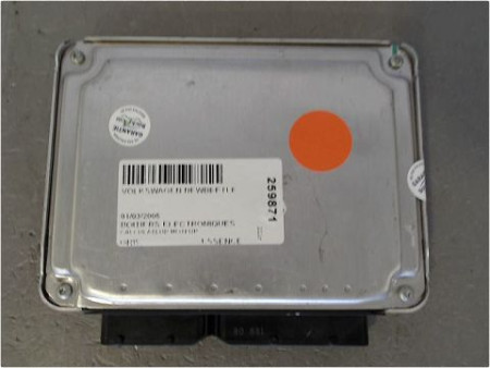 CALCULATEUR MOTEUR VOLKSWAGEN NEWBEETLE