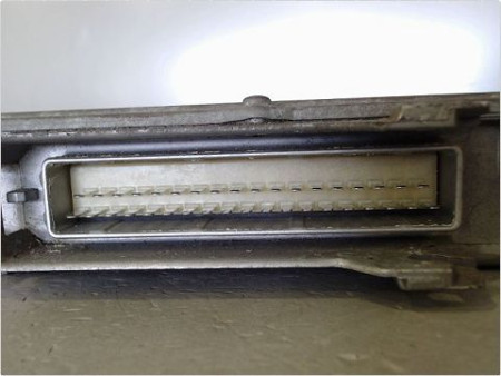 CALCULATEUR MOTEUR PEUGEOT 106
