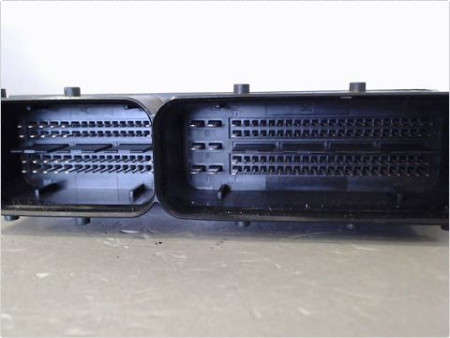 CALCULATEUR MOTEUR VOLKSWAGEN TOURAN