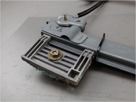 MECANISME LEVE-GLACE AVANT GAUCHE CITROEN C3