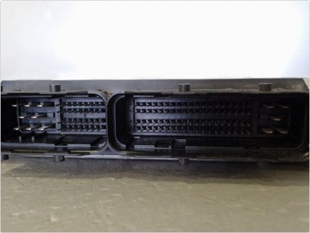 CALCULATEUR MOTEUR TOYOTA YARIS