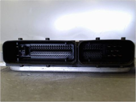 CALCULATEUR MOTEUR VOLKSWAGEN POLO