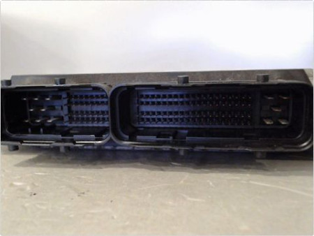 CALCULATEUR MOTEUR TOYOTA YARIS